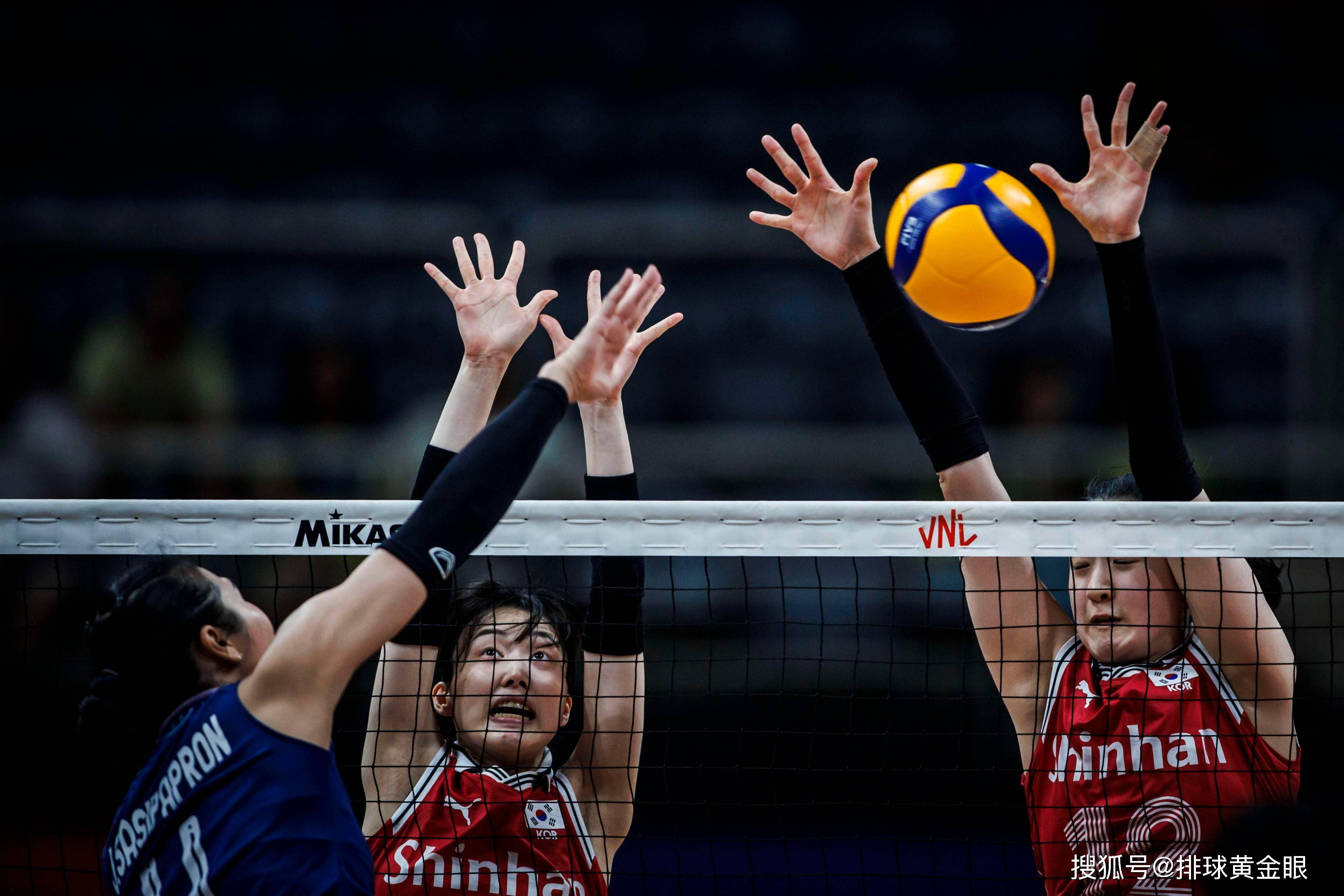 球星爆发！排球赛场再现神级操作的简单介绍