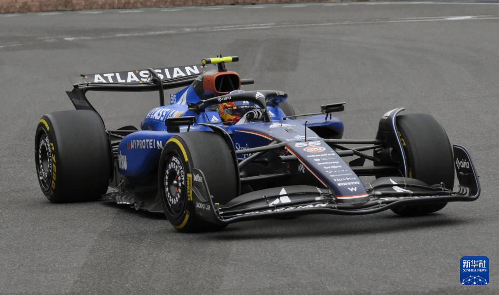 红牛二队鏖战红牛车队，塞恩斯高光表现