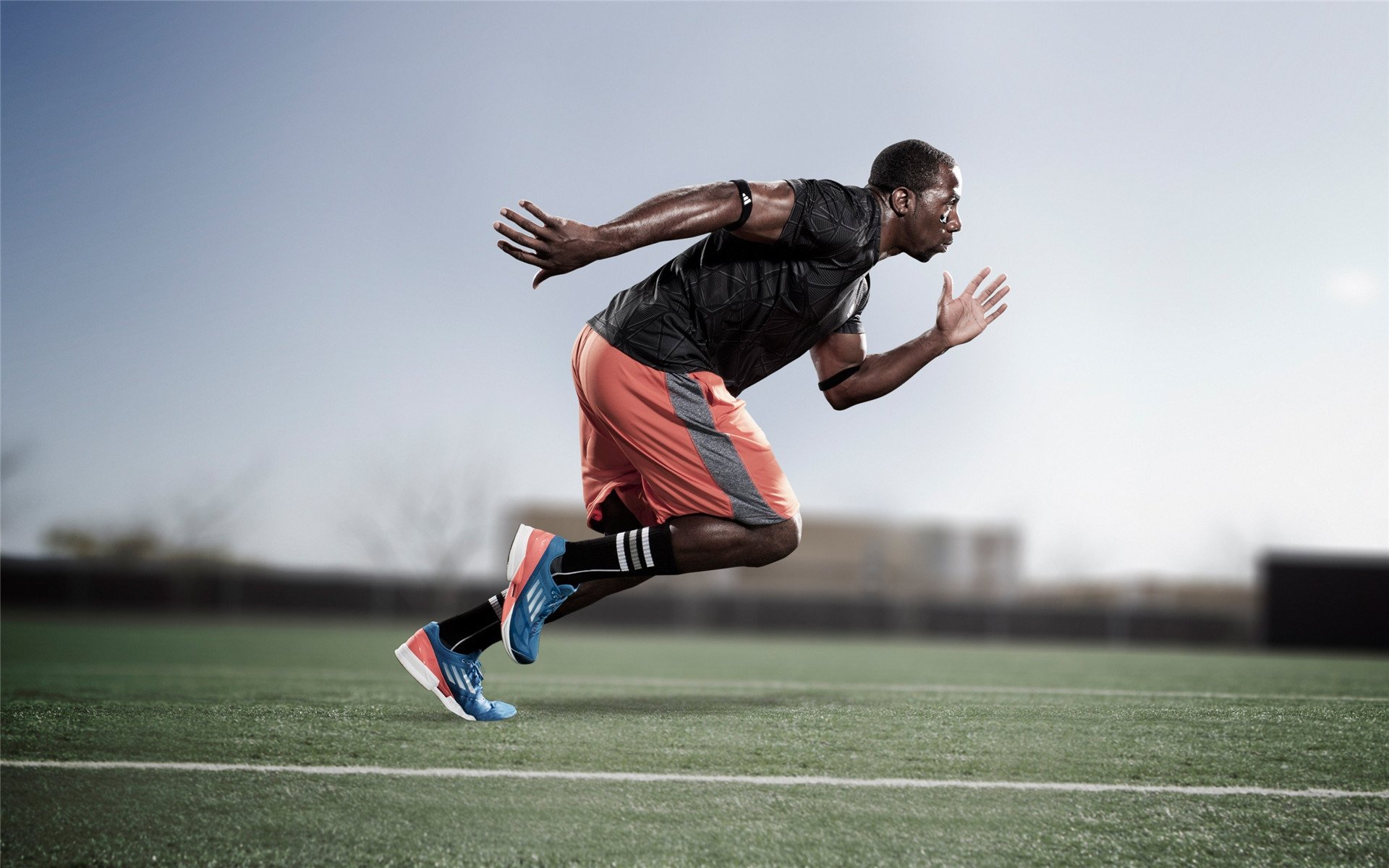 平行宇宙，当皇马强压加拉加斯，梅西在慕尼黑画下领域