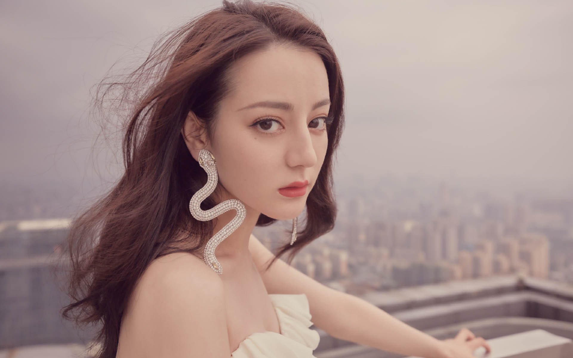 欧战烽火映照国内战场，摩纳哥利刃如何刺穿德国铁幕，搅动德甲争冠天平